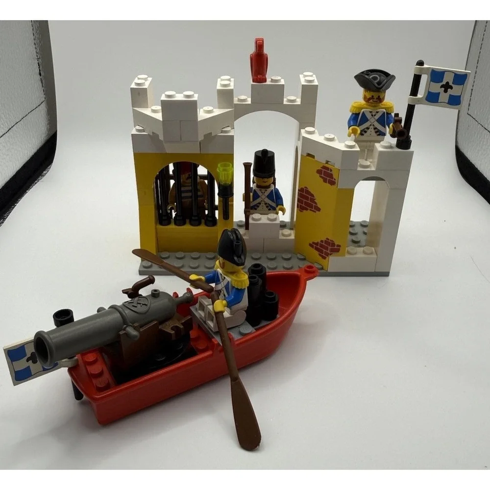 LEGO Pirates 6259 Broadside Brig 6245 Harbor Sentry 98% Missing 2‎ Pieces READ
